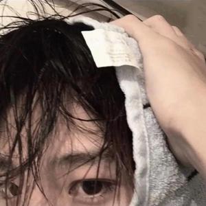 粗大的玉茎挺进寡妇的里面
