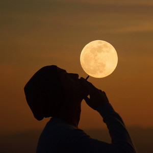 Japanese少妇丰满浓毛
